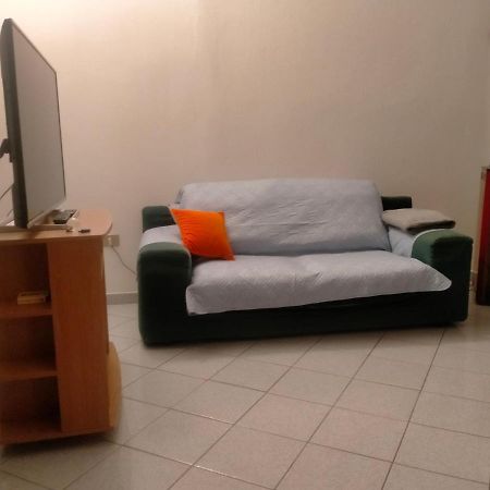 Appartamento Santa Giusta Exteriör bild