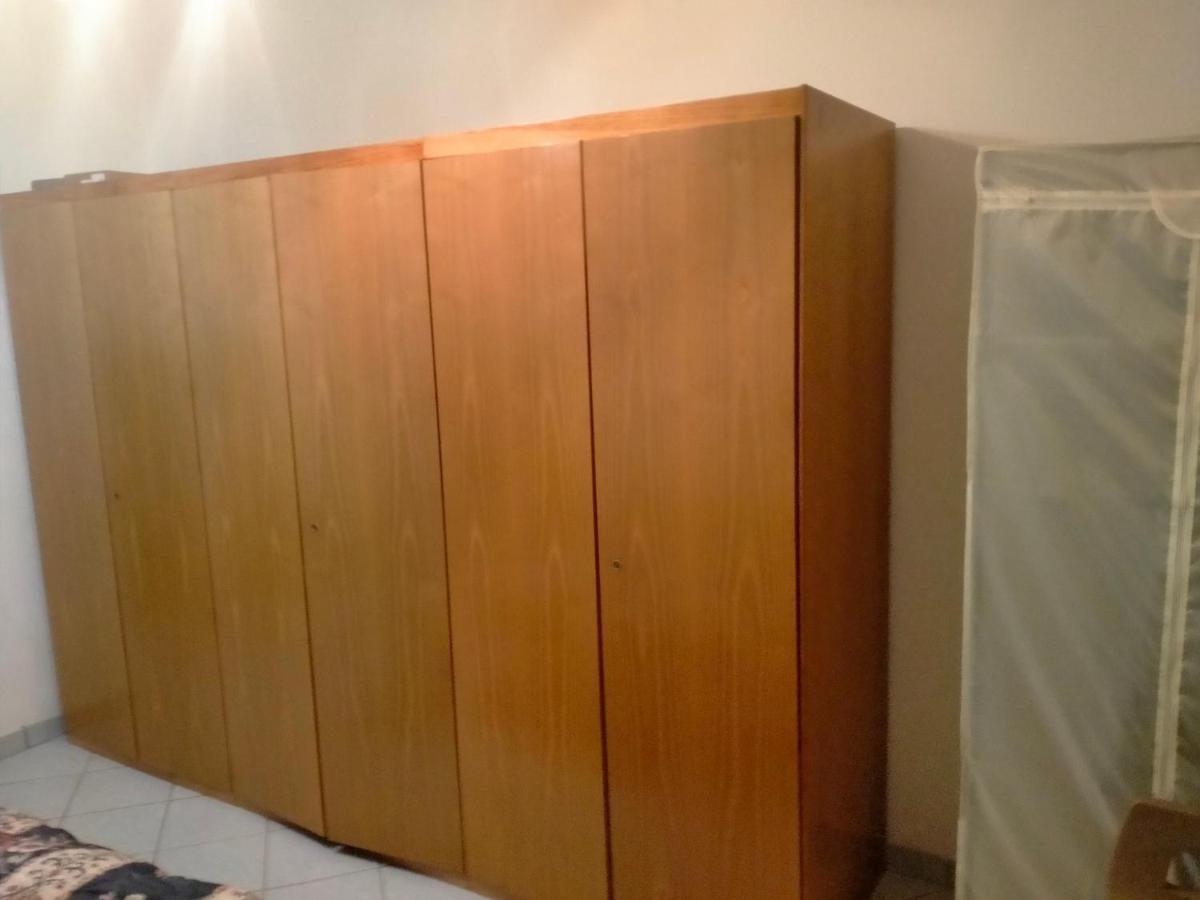 Appartamento Santa Giusta Exteriör bild