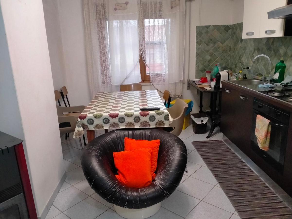 Appartamento Santa Giusta Exteriör bild