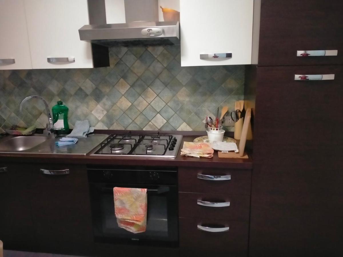 Appartamento Santa Giusta Exteriör bild