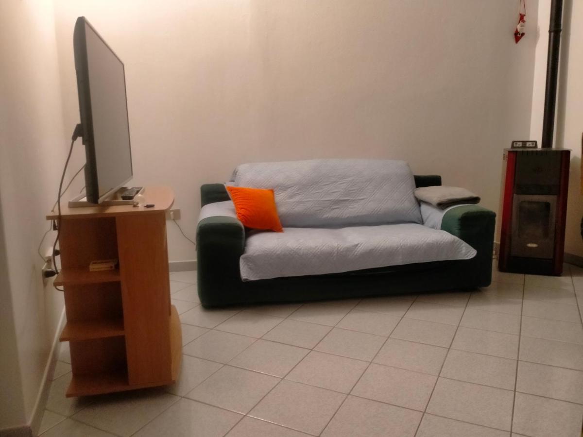 Appartamento Santa Giusta Exteriör bild