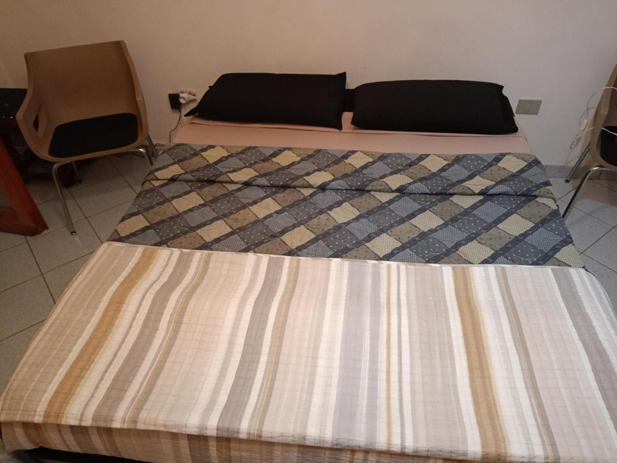 Appartamento Santa Giusta Exteriör bild