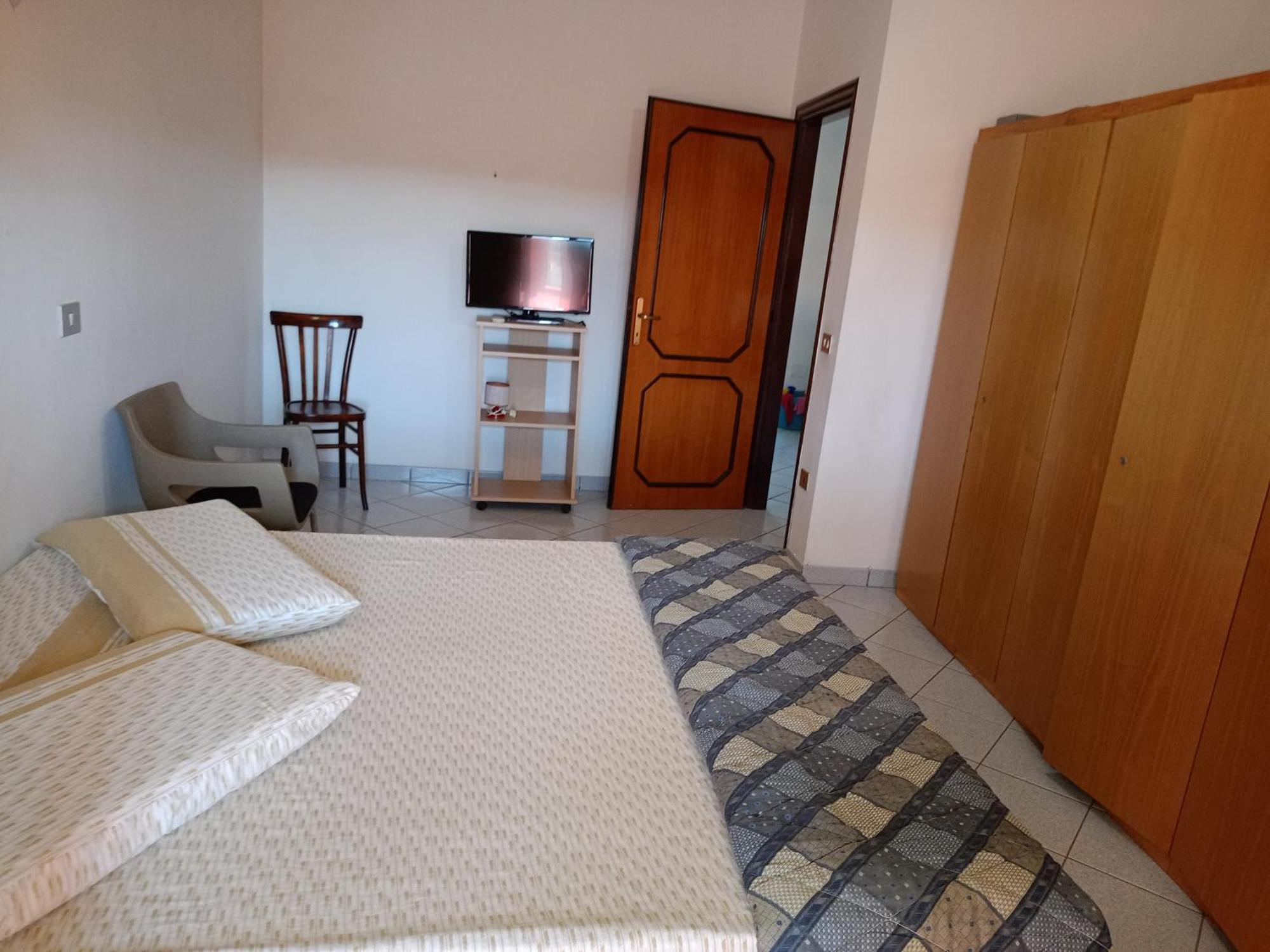 Appartamento Santa Giusta Exteriör bild